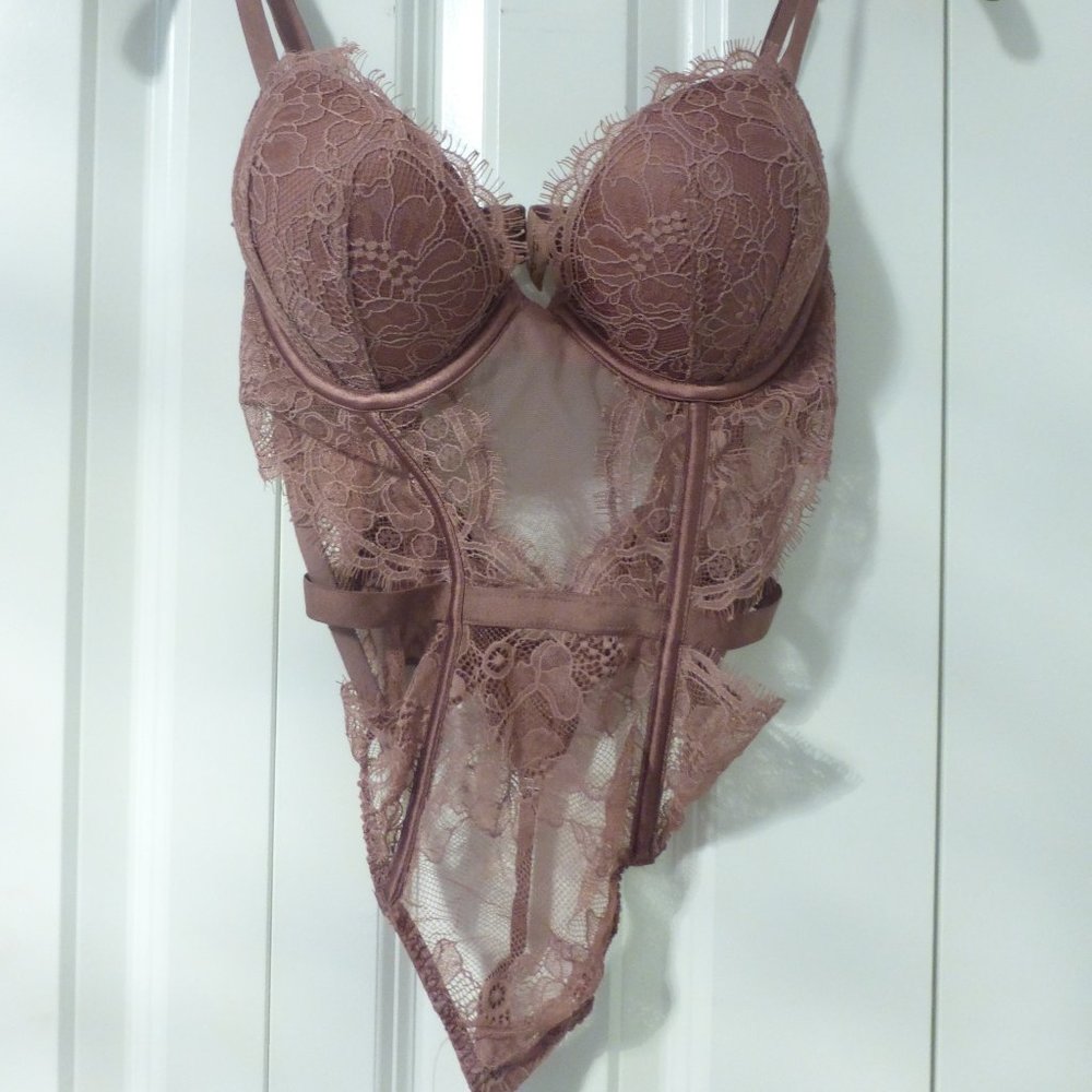 VICTORIA'S SECRET rosy pink "add 2 cups" lace lingerie teddy bodysuit